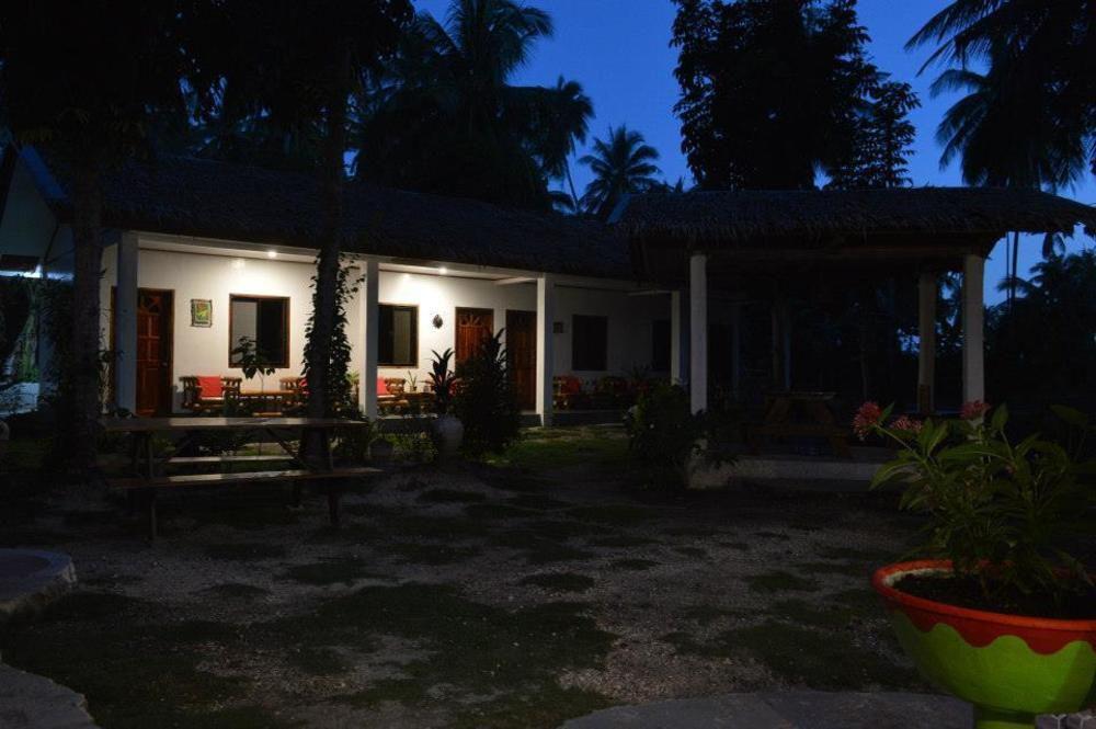 Neptune Diving Resort Santander Exterior foto