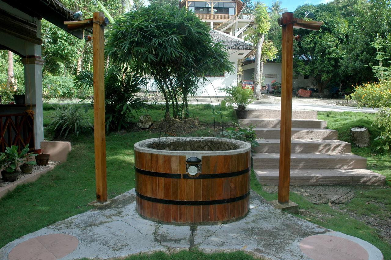 Neptune Diving Resort Santander Exterior foto
